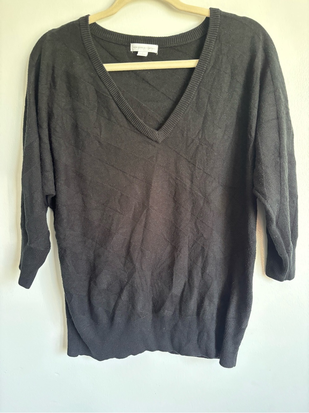 New York & Company Women's Black V-Neck Sweater size Large